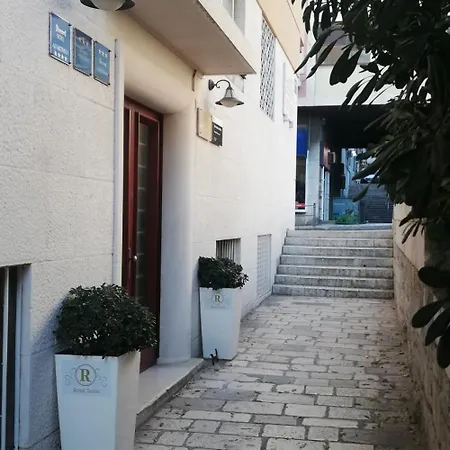 Lucky Smile Apartman *